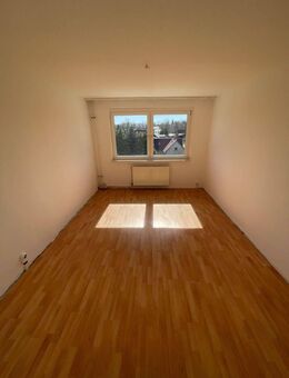 geräumige 3-Raum-Wohnung mit Tageslichtwannenbad, Keller und Außenstellplatz - Blankenhagen