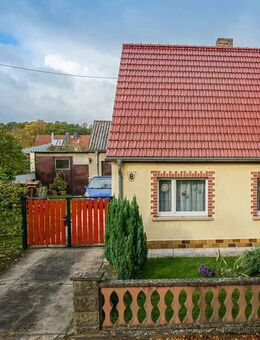 Charmante Doppelhaushälfte mit Pool und Garten wartet auf neue Bewohner ! - Treuenbrietzen