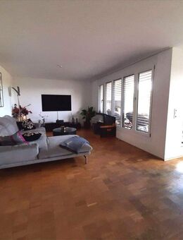 Schicke 3 Zimmer-Wohnung in Bestlage/Nähe Rheinturm - Düsseldorf