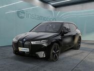 BMW iX, 50 xDrive Panodach, Jahr 2022 - München