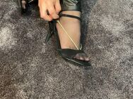 Suche diese Dame mit wunderschönen Schuhen - Köln