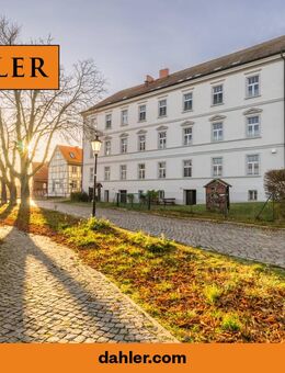 Denkmalgeschützter Altbau auf historischer Altstadtinsel mit genehmigter Steganlage und Neubaupotential - Havelberg