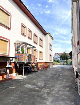 ~~ GERÄUMIGES EINFAMILIENHAUS MIT GROßEM HOF UND BAUPLATZ!!! ~~ - Hatzenbühl