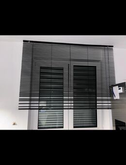 Plisee in schwarz - Kamen