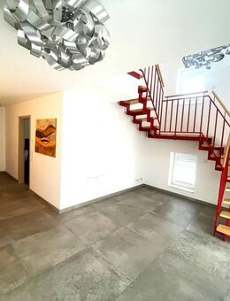 Attraktives Einfamilienhaus mit großer Garage in zentraler Lage von Ladenburg. - Ladenburg