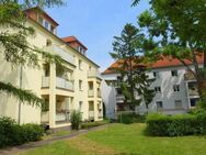 Freundliche 2-Zimmer-Eigentumswohnung mit Balkon/Gartenseite, Laminatboden & separater Essküche - Dresden