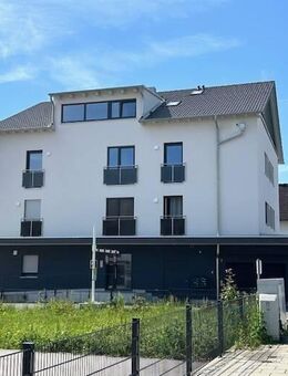 2-Zimmer Wohnung mit 60 m² Dachterrasse, Südbalkon, Einbauküche und Bergblick - Kolbermoor