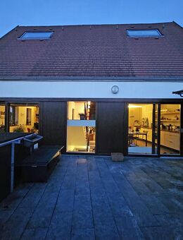 Charmantes Stadthaus im Herzen von Weikersheim, hochwertig renoviert, mit Garage und Terrasse! - Weikersheim