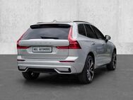 Volvo XC60 Plus Dark 2WD B4 Benzin EU6d AHK digitales Cockpit Memory Sitze Soundsystem HarmanKardon - Aachen