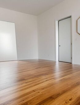 *** Alles NEU !!! *** Modernes und zeitgemäßes Wohnen in TOP- Lage von Theißen mit PKW- Stellplatz! - Zeitz
