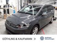 VW Touran, 2.0 TDI MOVE, Jahr 2023 - Eschborn