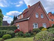 Freistehendes Einfamilienhaus mit Doppelgarage auf traumhaft schönem Grundstück - Rotenburg (Wümme)