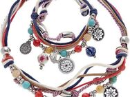 LASCANA Schmuckset Bettlerarmband und Halsketten Set, Mit vielen kleinen Anhängern