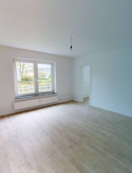 **ERSTBEZUG NACH SANIERUNG** Schöne 2-Zimmer-Erdgeschosswohnung - Neumünster