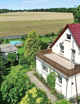 Naturnah wohnen - stadtnah leben: Charmante Doppelhaushälfte mit Gartenparadies im ländlichen Umland von Dresden - Arnsdorf