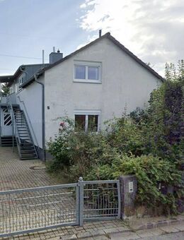 Zwangsversteigerung! 4,5-Zimmer-Wohnung im EG eines ZFH! - Postbauer-Heng (Markt)