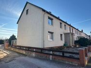 Reihenendhaus mit Doppelgarage, großem Garten, Terrasse, Nebengebäude und Anbau in Helmstedt - Helmstedt