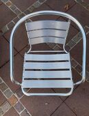 Gartenstuhl mit Armlehne in 51381