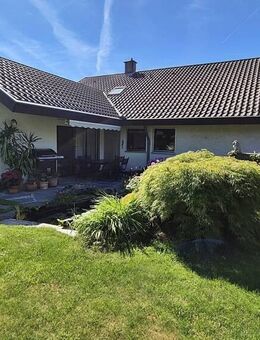Ein Zuhaue mit tollem Garten inkl. ELW! Familienhaus in ruhiger Lage von Aidlingen - Aidlingen