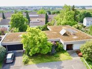 Großzügige Villa in absoluter TOP Lage von Offenburg mit Hallenbad und großem Grundstück - Offenburg