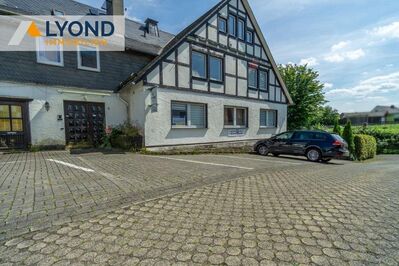 Historisches Hotelanwesen mit Panoramablick - Investieren im Herzen des Sauerlands!