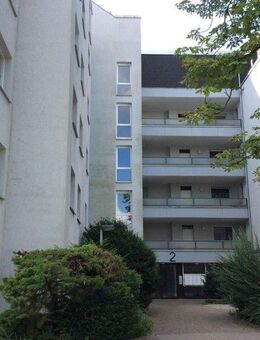 Stop: Ansprechende teilmodernisierte 3-Zimmer-Wohnung im Schleusenviertel in Hannover- Anderten - Hannover