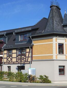 3-Zimmer-Wohnung mit Balkon in in schmuckem Altbau in Hermsdorf zu vermieten - Hermsdorf