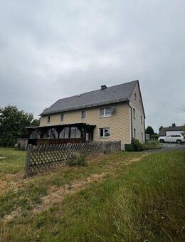 Einfamilienhaus auf ca. 1.200m² großen Grundstück in Bad Steben! - Bad Steben