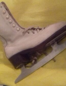 Schlittschuhe aus Leder - Berlin