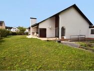 Einfamilienhaus mit Garage und großem Garten in Nürnberg - Nürnberg