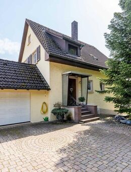 Viel Platz für Familie und Ideen: Charmantes Einfamilienhaus in Waldshut mit weitläufigem Grundstück - Waldshut-Tiengen