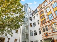 Wohnung im Prenzlauer Berg (Kastanienallee: Stil-Altbau, 6 Zimmer mit 217 m² (provisions-&bezugsfrei) - Berlin