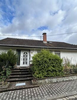 Einfamilienhaus (Fertighaus) mit Einliegerwohnung und Garten - Mannweiler-Cölln