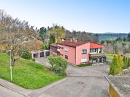 BIETERVERFAHREN: Großzügiges 2-3-Familienhaus mit modernisierter Ausstattung und großem Grundstück - Calw