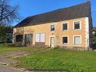Freistehendes Bauernhaus mit großem Grundstück - Wadern