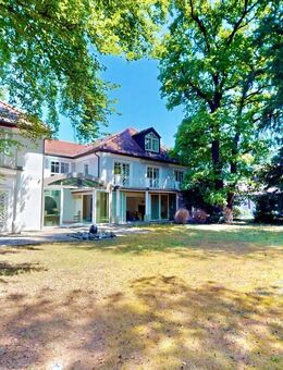 13-Zimmer Anwesen zum Modernisieren auf 2278 qm Traumparzelle an bester Wohnlage - München