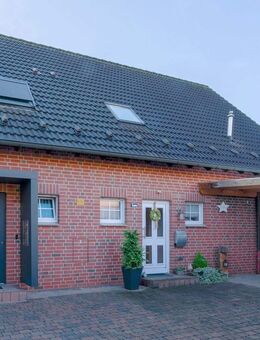 Charmante Doppelhaushälfte mit Dachstudio & Garten in begehrter und ruhiger Wohnlage von Selm - Selm