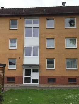 Norderstedt - Komplett renovierte 3 Zimmerwohnung mit neuer Küche, neuem Bad und Balkon- Nähe S-Bahn Station Quickborner Straße - Norderstedt