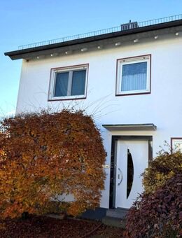 Ihr Ruhepol in Blomberg - modernisiertes Reihenendhaus mit Gartenidylle und Teich - Blomberg (Nordrhein-Westfalen)