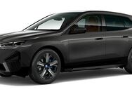 BMW iX, xDrive40 Sportpaket Laser, Jahr 2023 - Paderborn