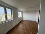 Helle 2-Zimmer-Wohnung mit herrlichem Ausblick! - Gera