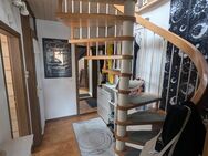 Zweifamilienhaus mit Maisonettewohnung und Gewerbeeinheit im Ebersbacher Stadtzentrum - Ebersbach (Fils)