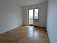 Einziehen und wohlfühlen in der Zwei-Zimmer-Wohnung mit Balkon - Plauen