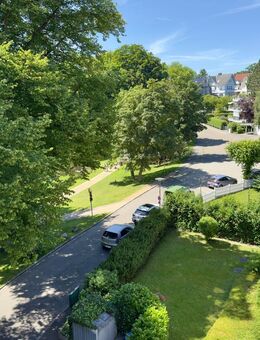 Lage. Architektur. Atmosphäre. – 77 qm Signature-Maisonette mit Ostseenähe und Parkblick - Lübeck