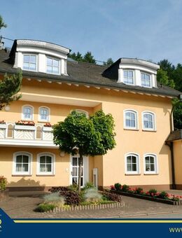 Exklusives Anwesen mit Einliegerwohnung, Garten und Schwimmhalle - Wohnen auf höchstem Niveau - Rehlingen-Siersburg