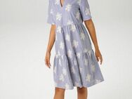 Aniston CASUAL Sommerkleid gestreift und mit aufwändigen Stickereien verziert