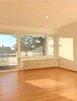 Bezugsfreie 3 Zimmer-Wohnung mit großem Balkon in Germering - Germering