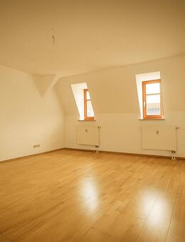 3 Raum Dachgeschoss Wohnung mit Aufzug, Balkon und Stellplatz! - Görlitz