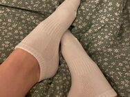 Dein Name auf meinen verschwitzten Socken. Gerne auch mit Fotos und Videos - Leipzig