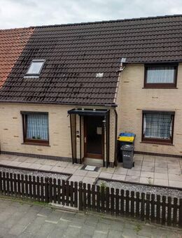 Bremerhaven - Geestemünde // Reihenhaus mit Wintergarten und Garage - Bremerhaven
